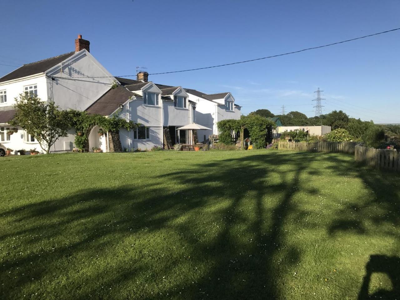Brynawel Farm B&B Pontlliw Exteriör bild